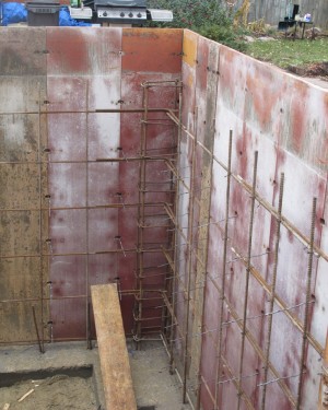 Forming foundation wall