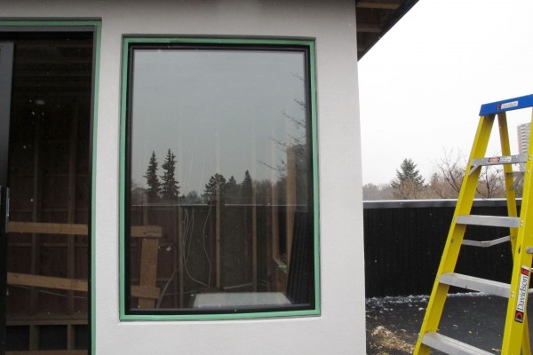 Caulking windows