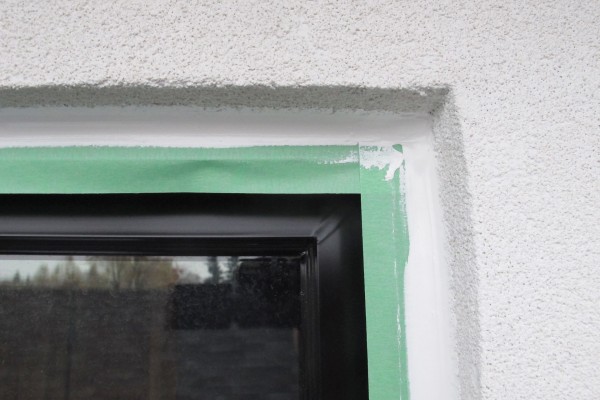 Caulking windows